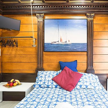 Citycenter Pirates Room, Young People Only Малага Екстер'єр фото